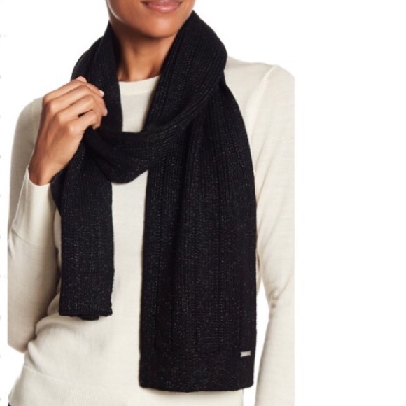 Michael Kors Metallic Muffler